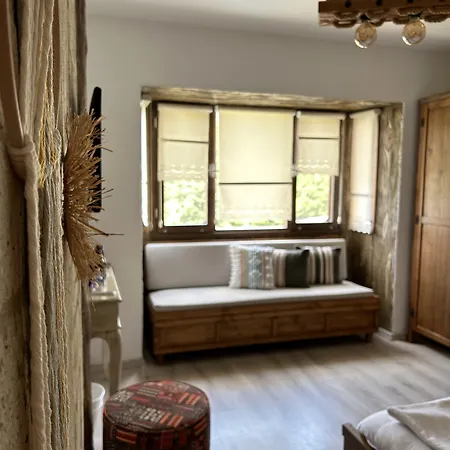 Pupa Alacati Butik Hotel *