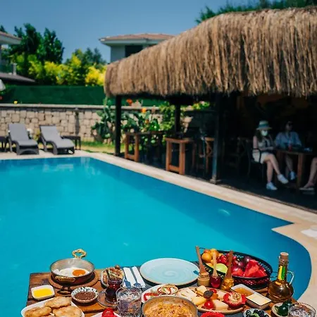 Pupa Alacati Butik *